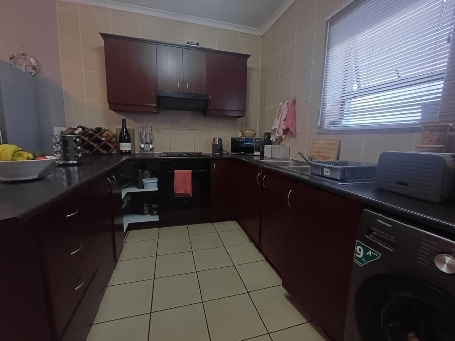 2 Bedroom Property for Sale in Brackenfell Central Western Cape